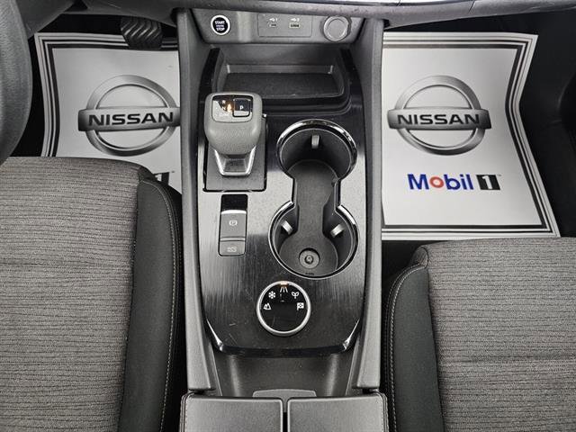 Used 2023 Nissan Rogue SV image 36