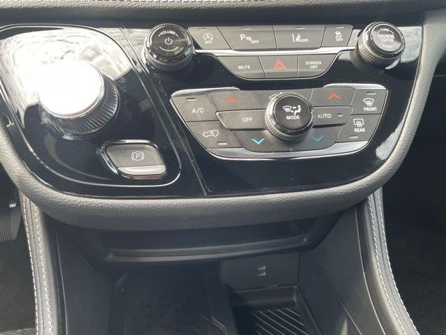 New 2026 Chrysler Pacifica Limited w/ S Appearance Package image 14