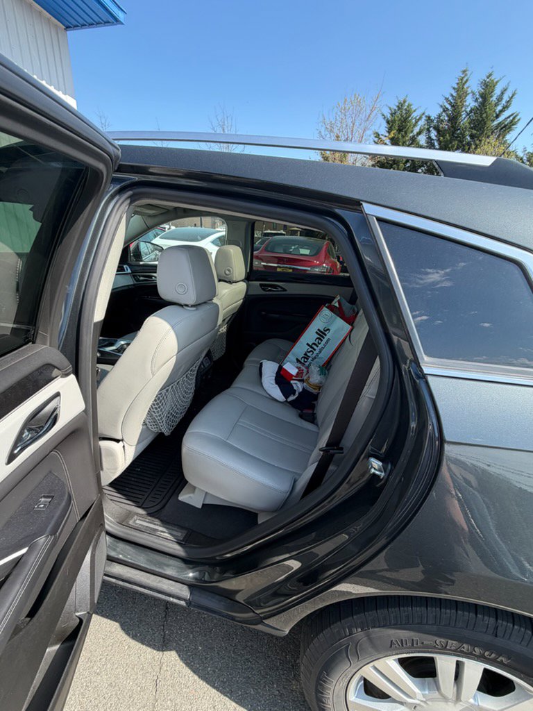 Used 2014 Cadillac SRX Luxury w/ Driver Awareness Package image 8