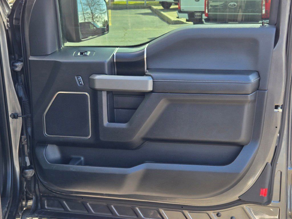 Used 2017 Ford F150 Raptor w/ Equipment Group 802A Luxury image 5