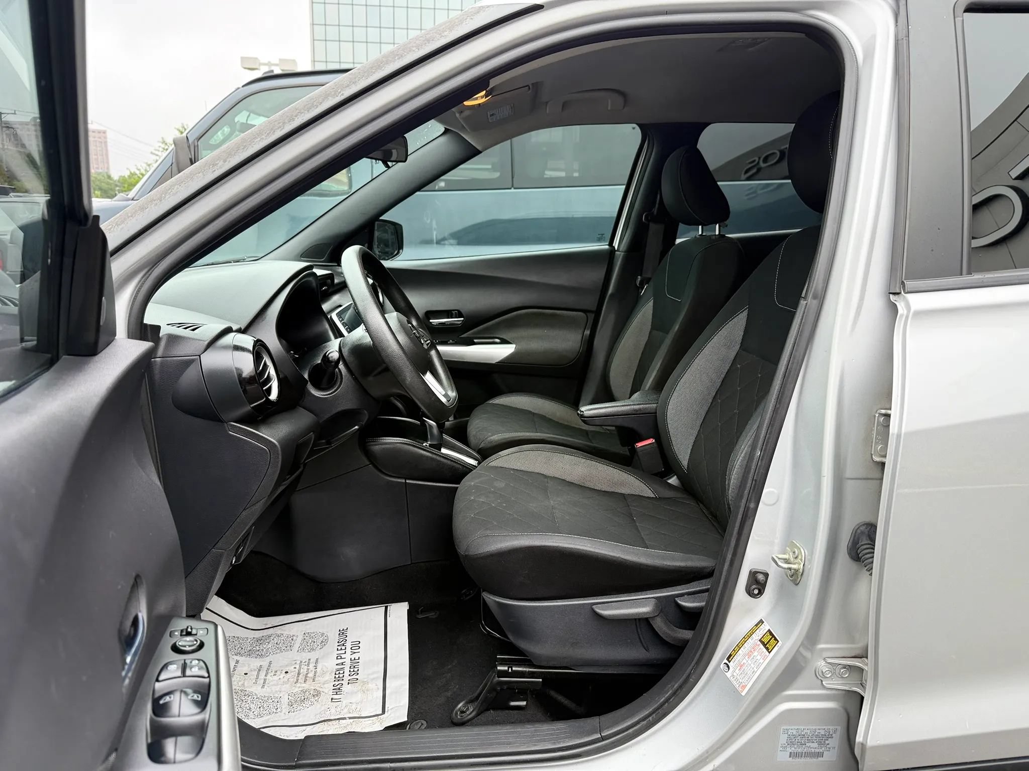 Used 2020 Nissan Kicks SV FWD image 10