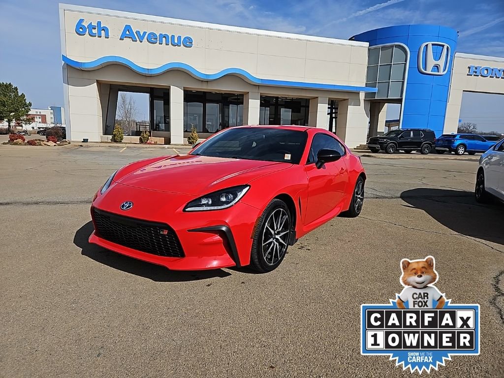 Used 2023 Toyota GR86 image 1