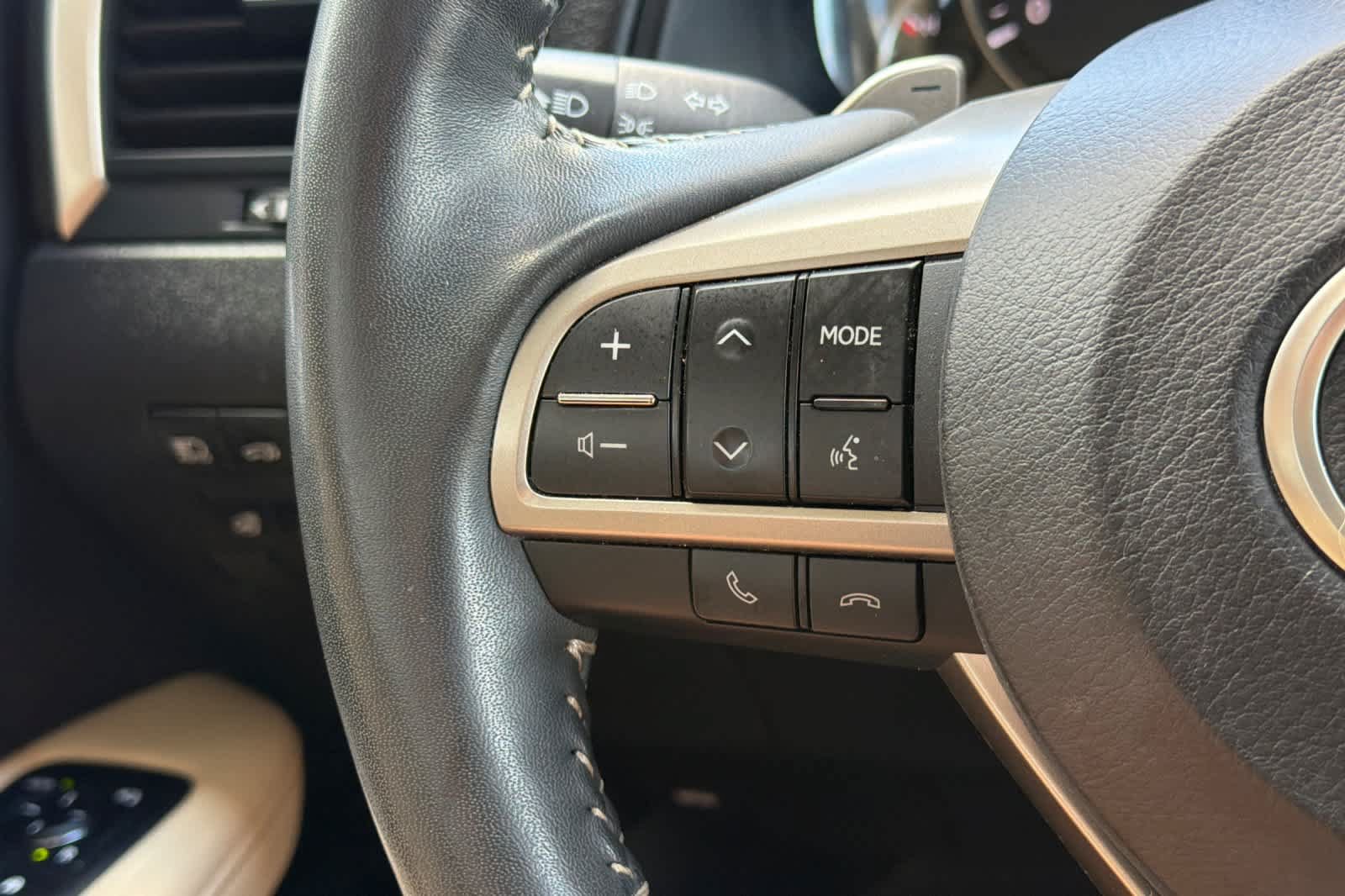 Certified 2022 Lexus RX 350 FWD w/ Premium Package image 27