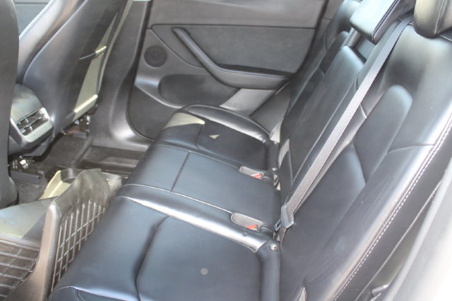 Used 2022 Tesla Model Y Performance AWD/4WD image 31