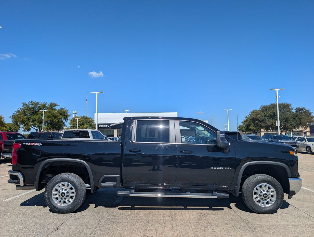 Used 2026 Chevrolet Silverado 2500 LT AWD/4WD image 3