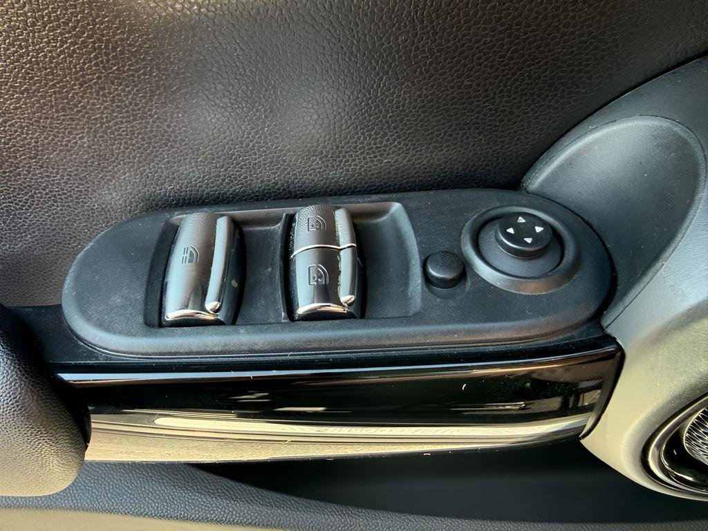 Used 2019 MINI Cooper S w/ Signature Upholstery Package image 14