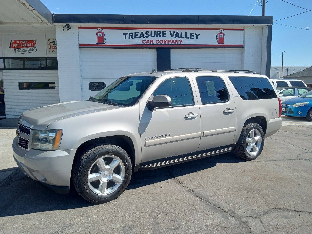 Used 2007 Chevrolet Suburban LTZ w/ LTZ Preferred Equipment Group AWD/4WD image 16