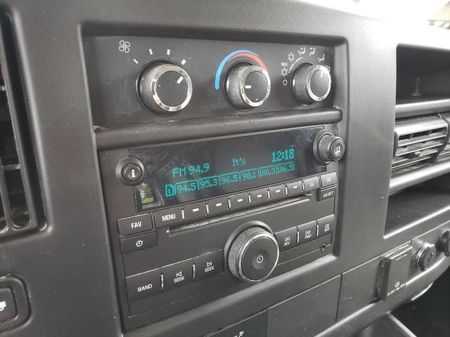 Used 2015 Chevrolet Express 2500 RWD image 20