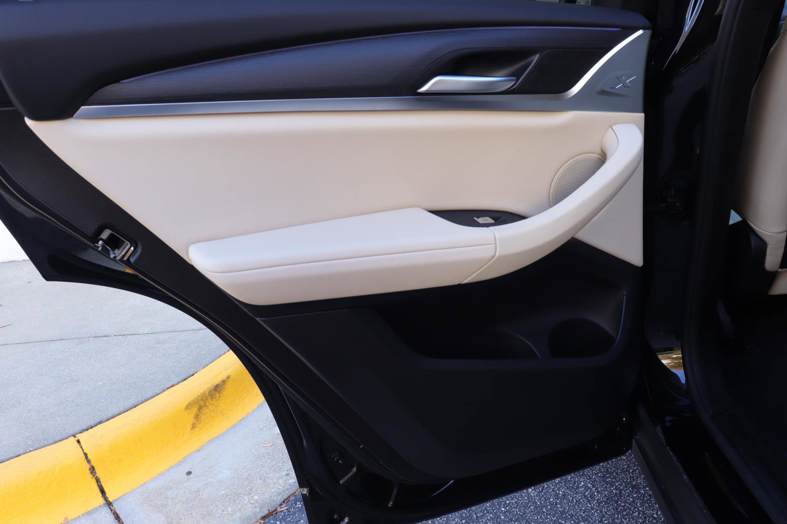 New 2025 BMW X4 xDrive30i w/ Premium Package image 11