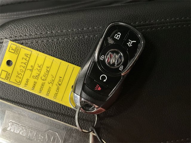 Used 2020 Buick Encore GX Essence image 30