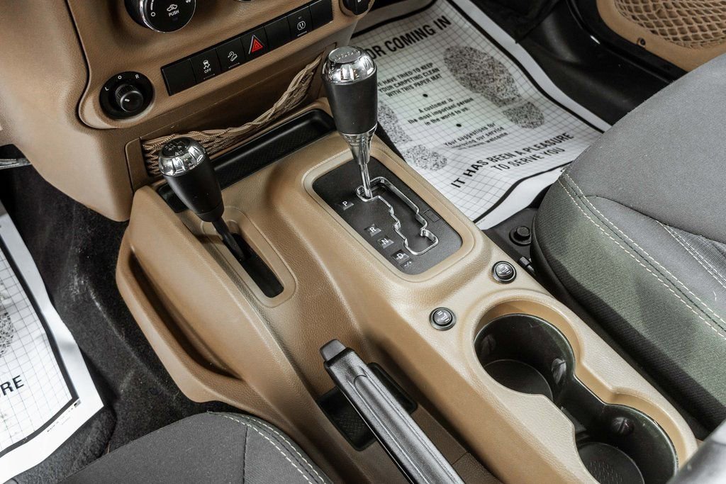 Used 2018 Jeep Wrangler Unlimited Sahara image 18