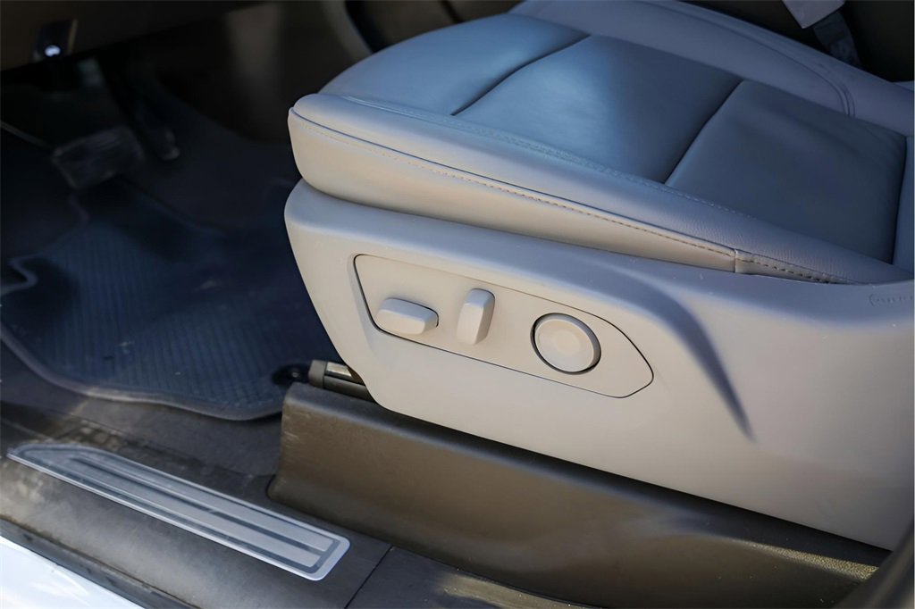 Used 2025 GMC Sierra 3500 SLT w/ Texas SLT Premium Package image 11