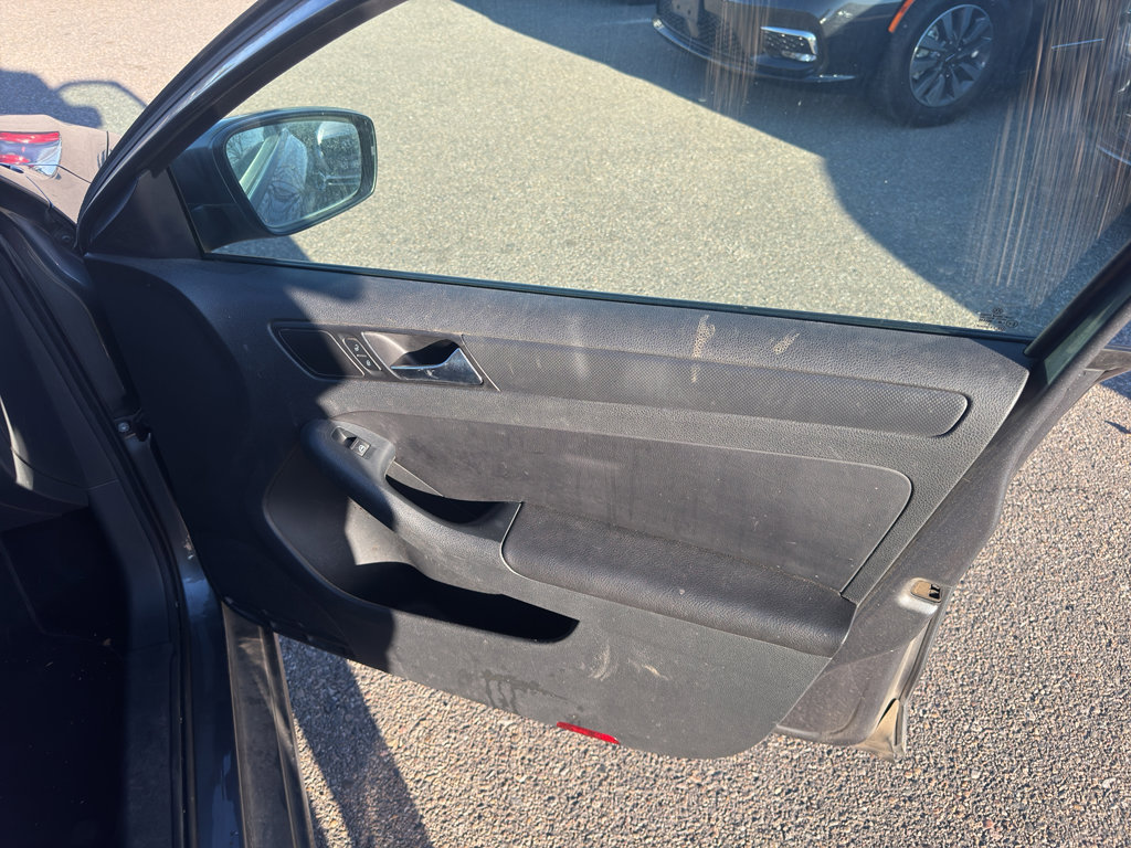 Used 2011 Volkswagen Jetta SE image 16