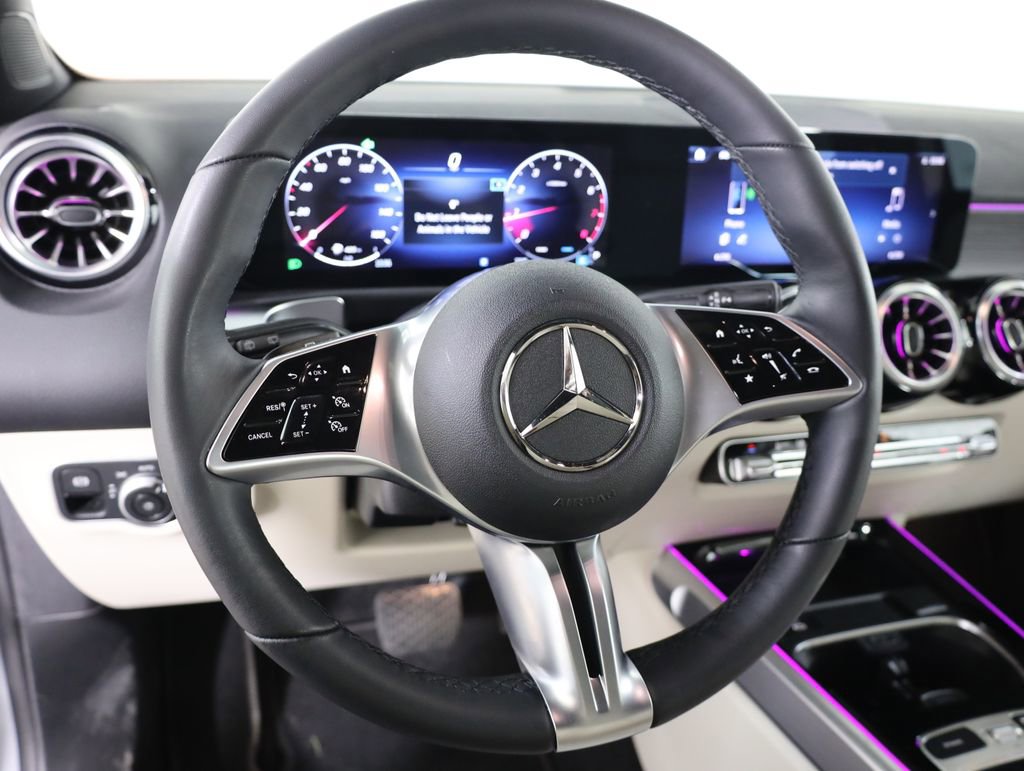 Certified 2026 Mercedes-Benz GLB 250 4MATIC image 33