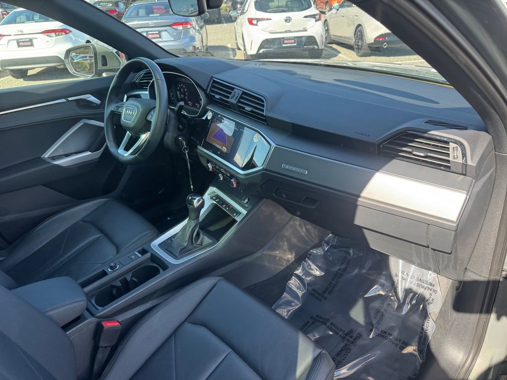 Used 2025 Audi Q3 2.0T Premium AWD/4WD image 16