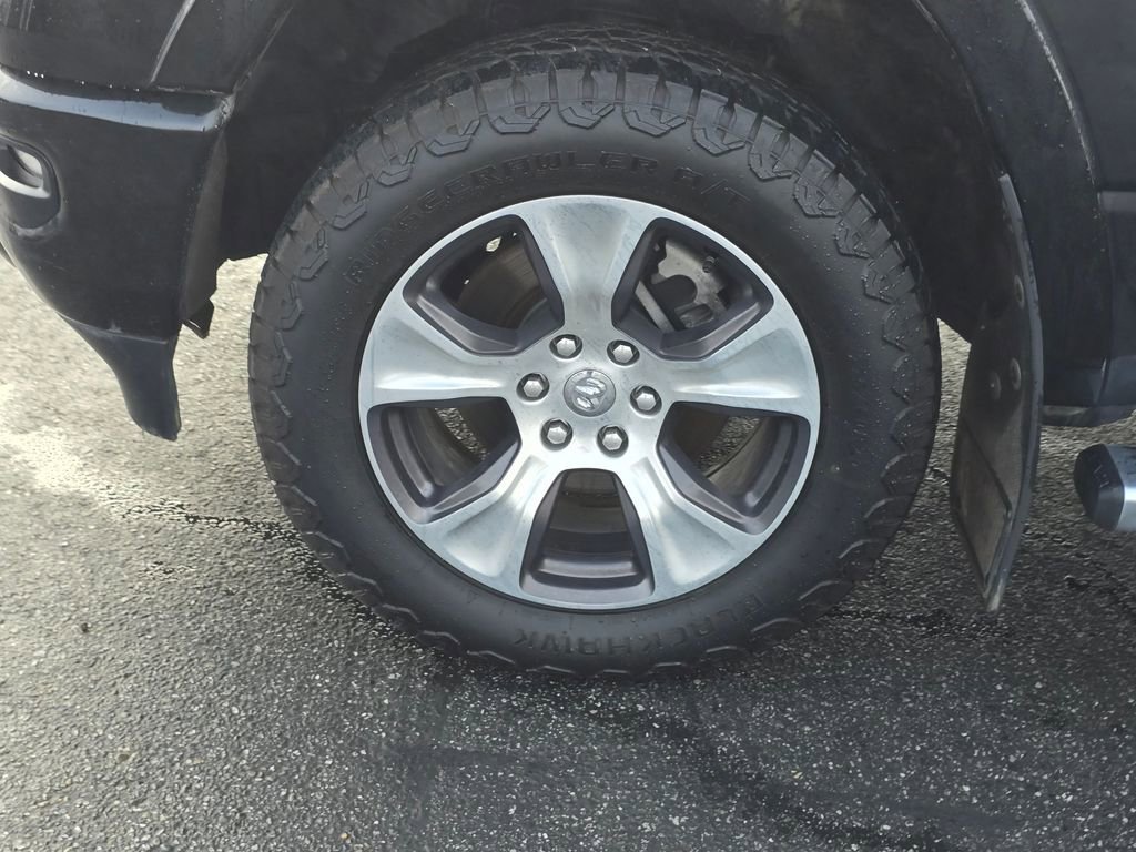 Used 2023 RAM 1500 Limited w/ Body-Colour Bumper Group image 9