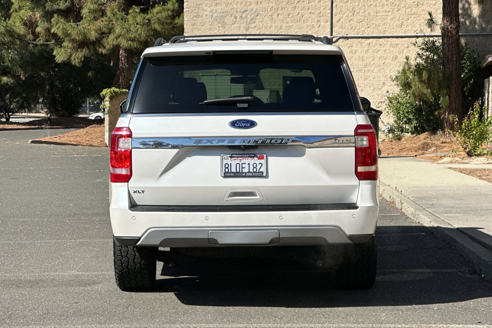 Used 2019 Ford Expedition Max XLT w/ Equipment Group 202A AWD/4WD image 4