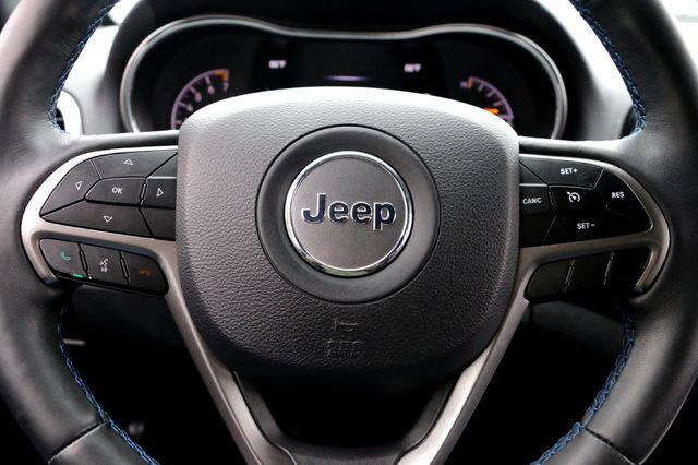 Used 2019 Jeep Grand Cherokee Laredo RWD image 12