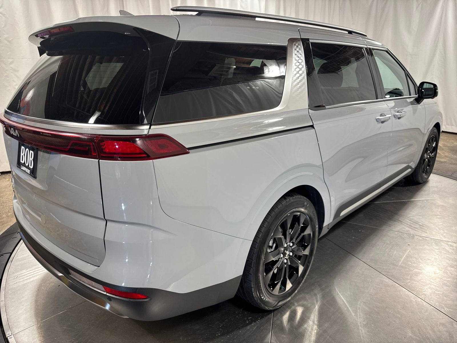 Used 2024 Kia Carnival SX Prestige image 9