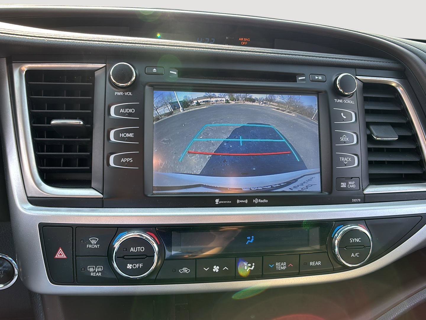 Used 2017 Toyota Highlander XLE image 33