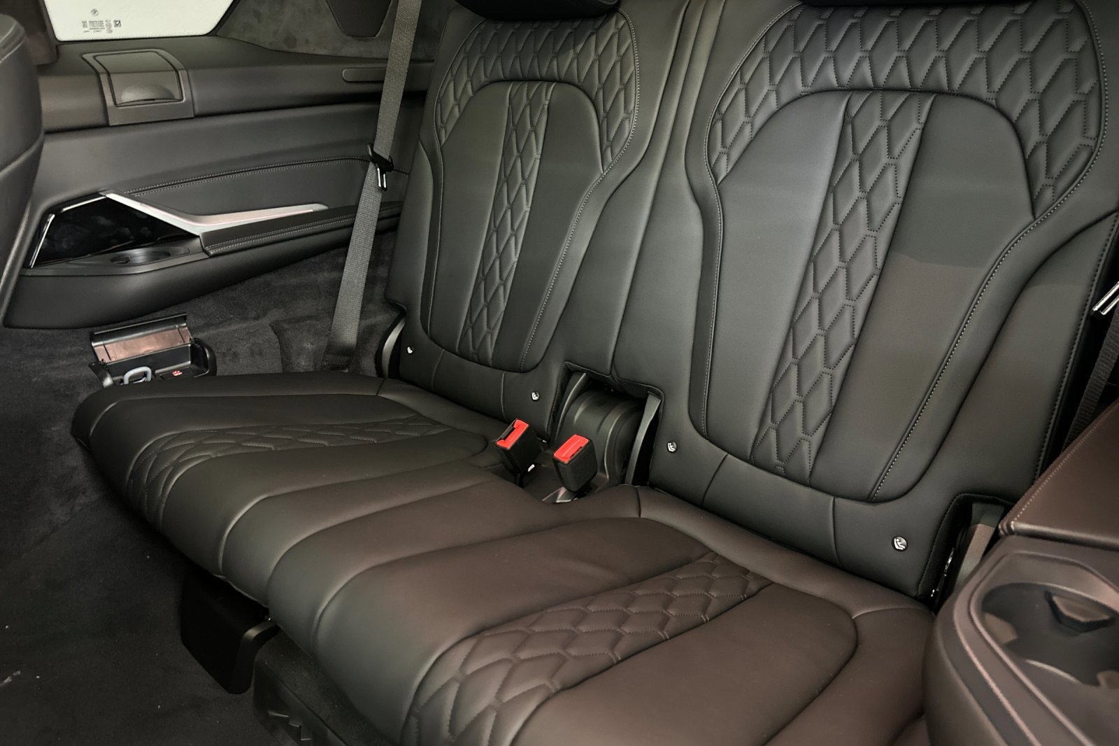New 2026 BMW X7 M60i w/ Executive Package image 28