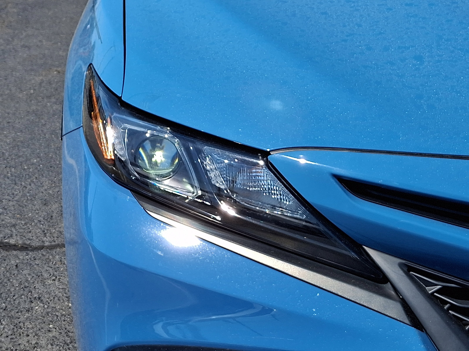 Used 2023 Toyota Camry SE FWD image 9