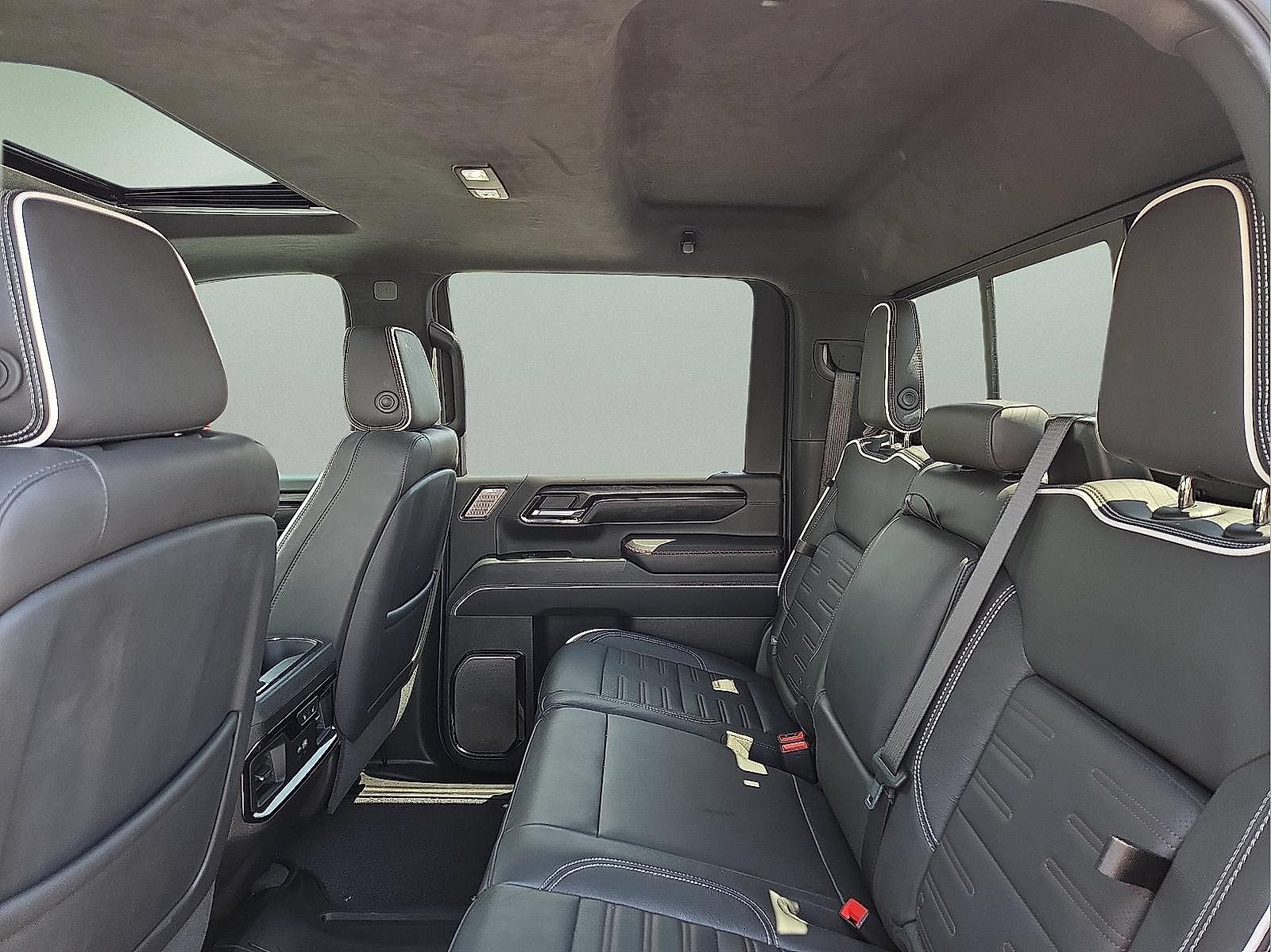 Used 2025 GMC Sierra 2500 AT4X AWD/4WD image 20