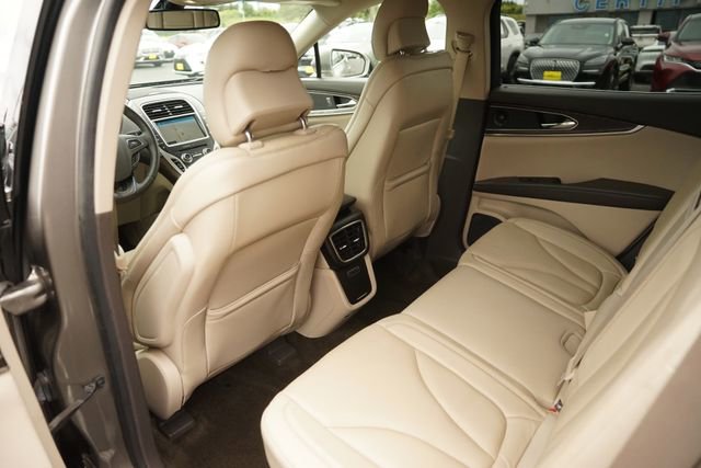 Used 2016 Lincoln MKX Reserve w/ Technology Package FWD image 12