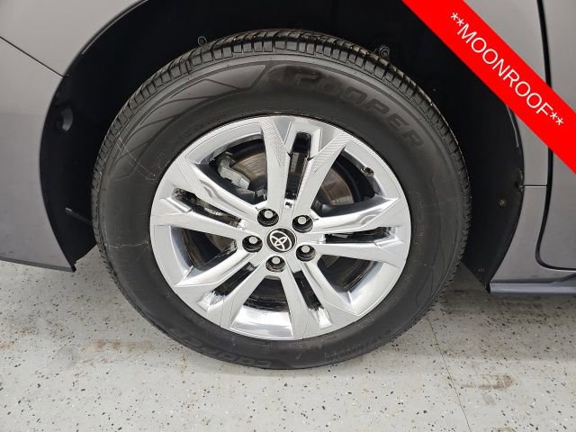 Used 2023 Toyota Sienna Platinum image 8