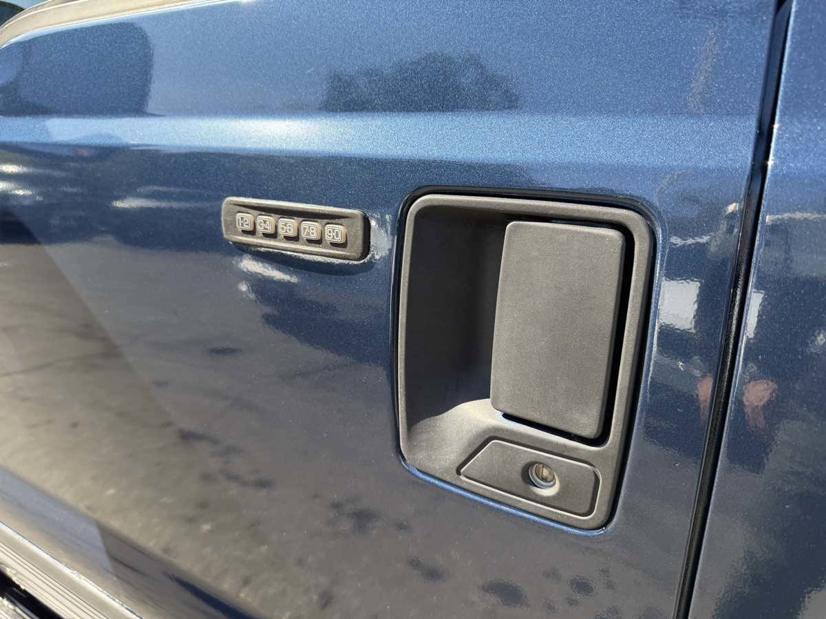 Used 2003 Ford Excursion XLT RWD image 10