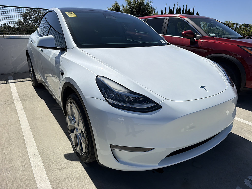 Used 2023 Tesla Model Y Long Range AWD/4WD image 3