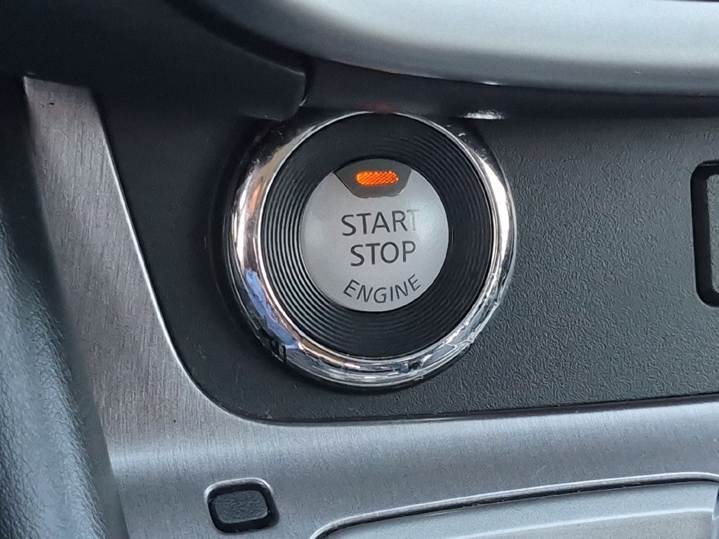 Used 2022 Nissan Murano SV FWD image 16