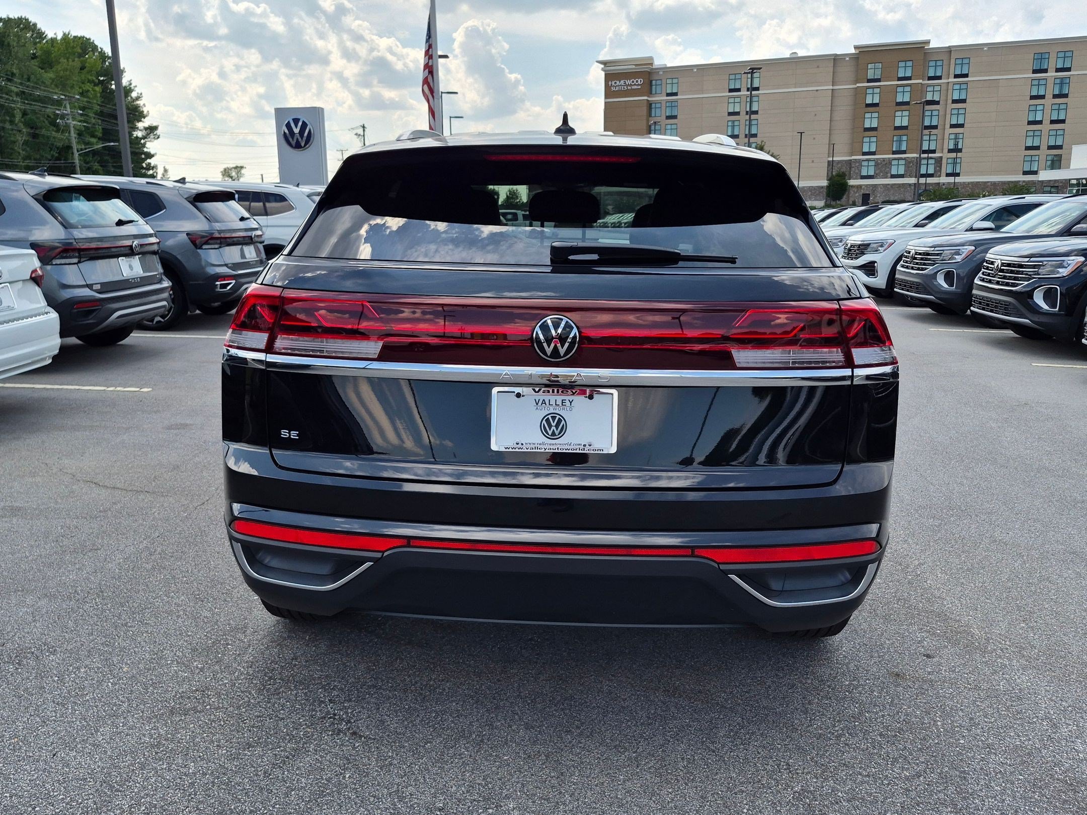 New 2026 Volkswagen Atlas Cross Sport SE FWD image 4