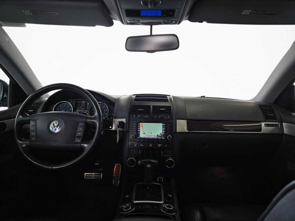 Used 2004 Volkswagen Touareg V8 AWD/4WD image 35