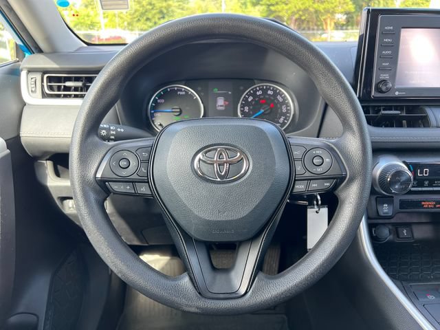 Used 2021 Toyota RAV4 LE AWD/4WD image 17