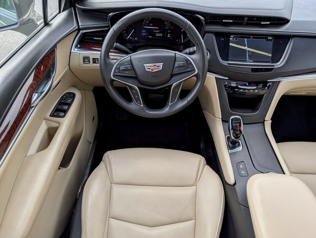 Used 2018 Cadillac XT5 Premium Luxury FWD image 12