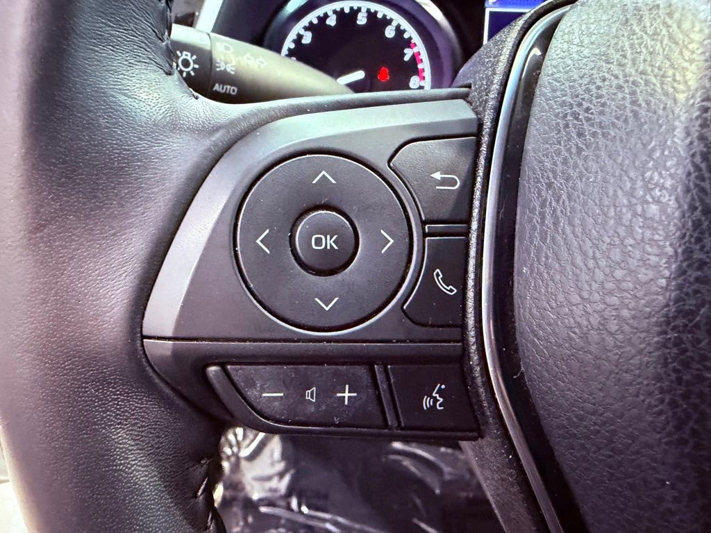 Used 2018 Toyota Camry SE image 18