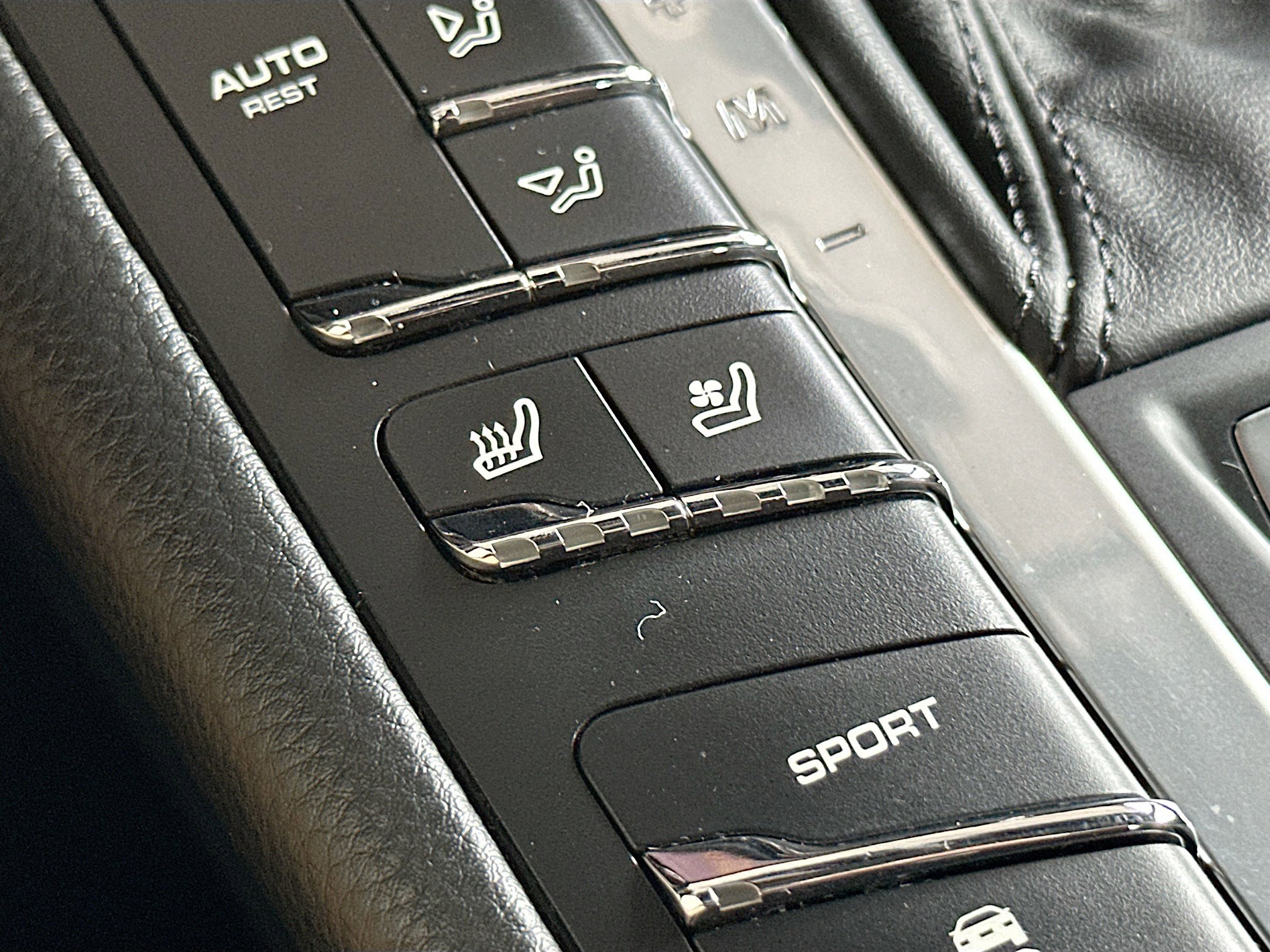 Used 2020 Porsche Macan S image 21