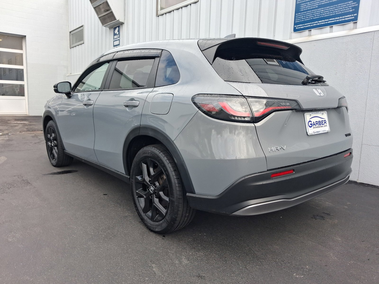 Used 2023 Honda HR-V Sport image 3