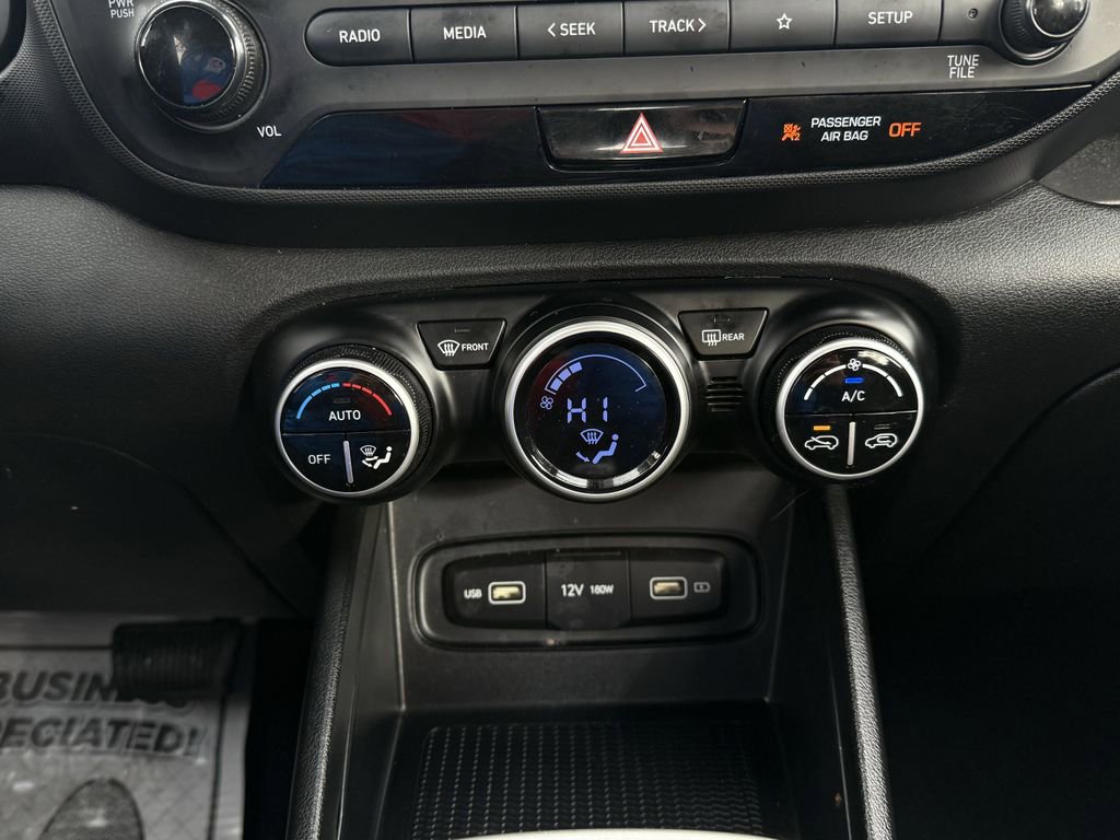 Used 2022 Hyundai Venue SEL image 19