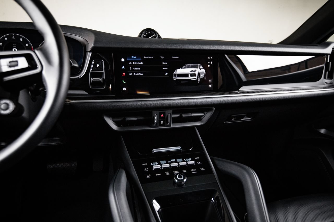 Certified 2026 Porsche Cayenne Coupe AWD/4WD image 19