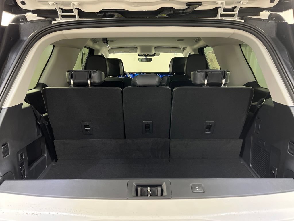 Used 2026 Lincoln Navigator Premiere AWD/4WD image 38