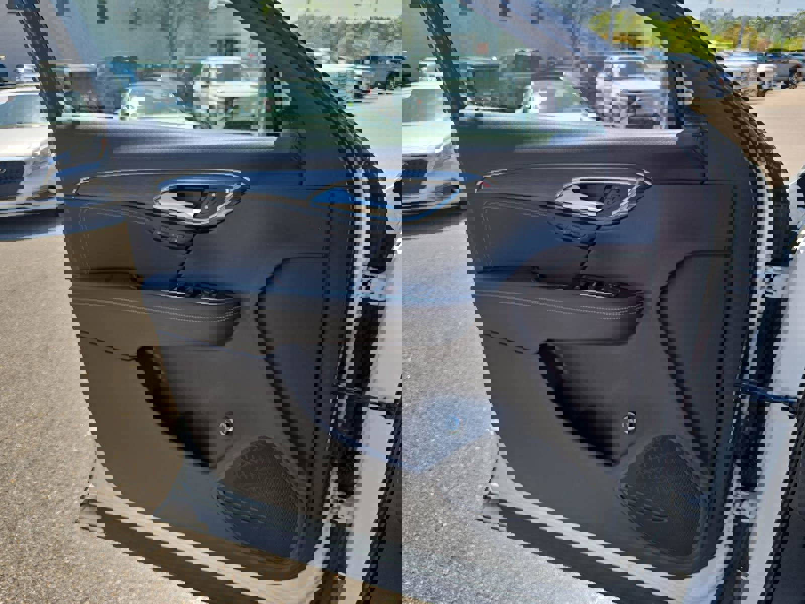 Used 2023 Buick Envision Essence w/ Sport Touring Package image 25