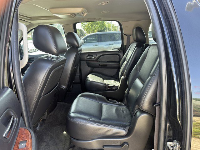 Used 2011 Chevrolet Suburban LTZ RWD image 14