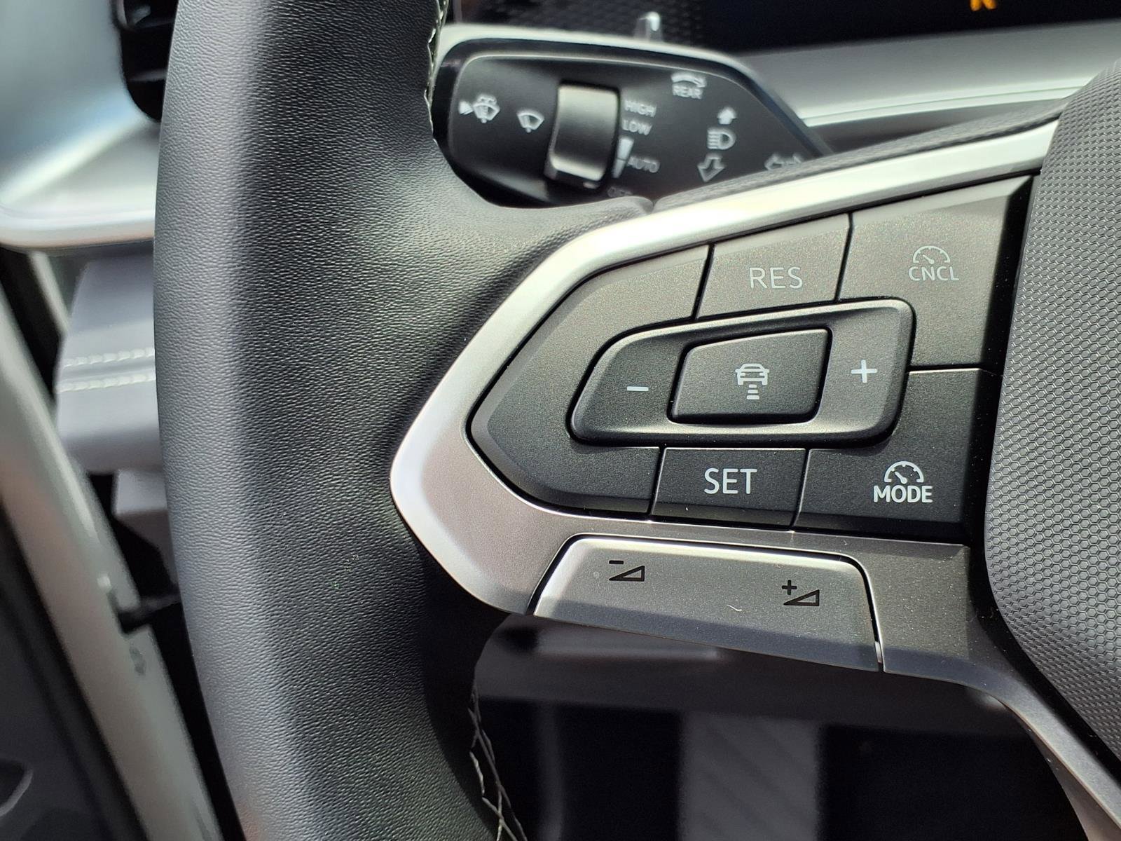 New 2026 Volkswagen Tiguan SE image 19