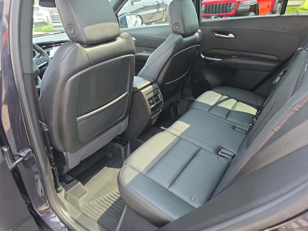 Used 2023 Cadillac XT4 Sport w/ Cold Weather Package AWD/4WD image 29