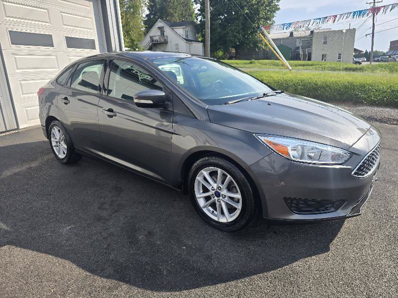 Used 2016 Ford Focus SE FWD image 3