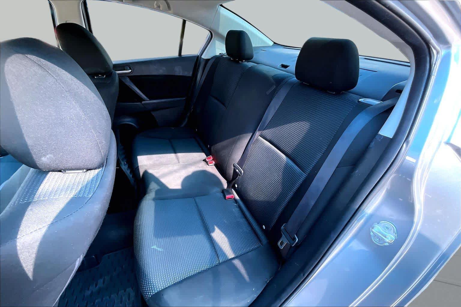 Used 2013 MAZDA MAZDA3 i Sport FWD image 21