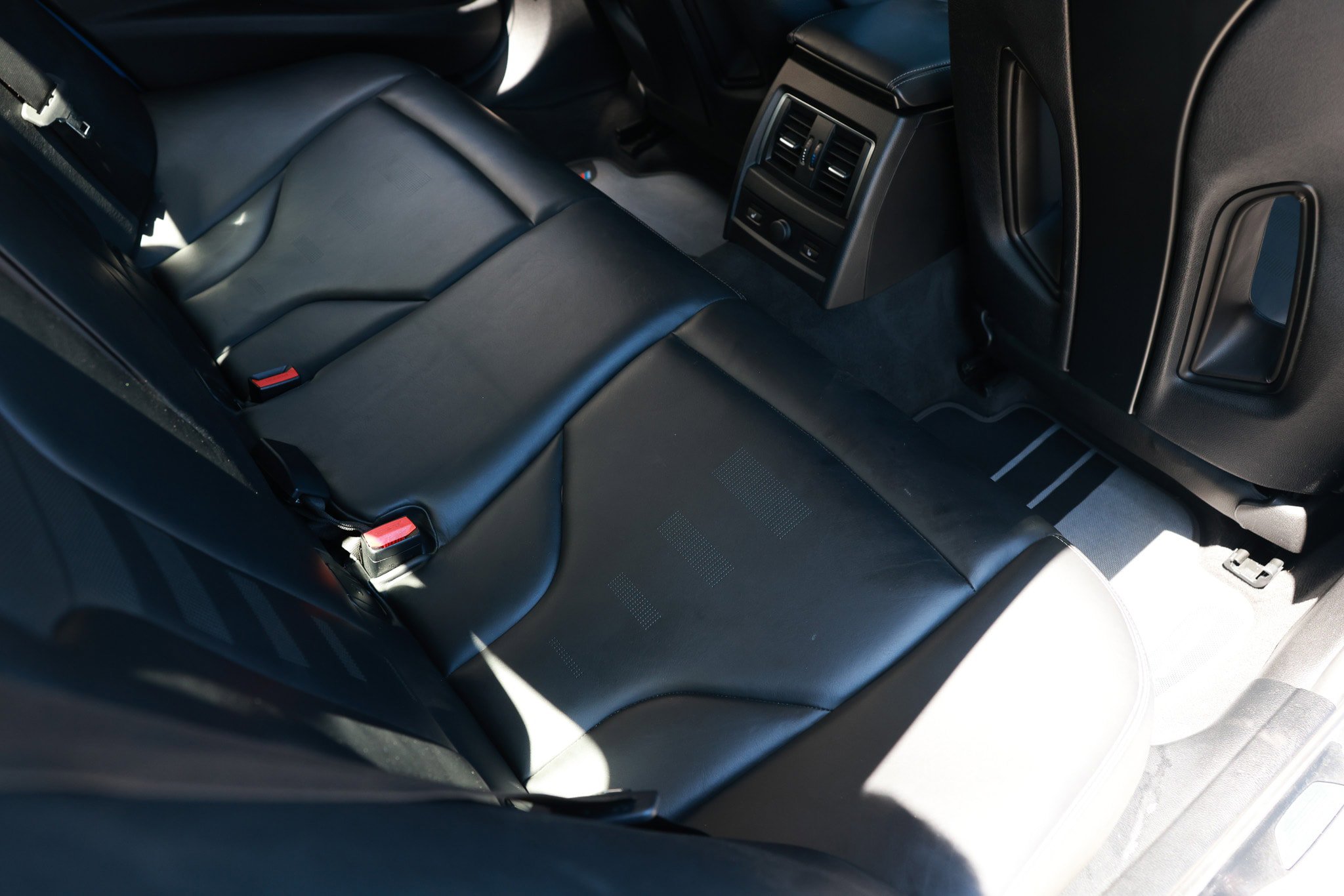 Used 2018 BMW M3 w/ Competition Package RWD image 16