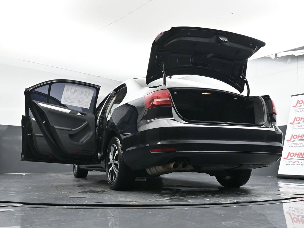 Used 2017 Volkswagen Jetta SE image 46